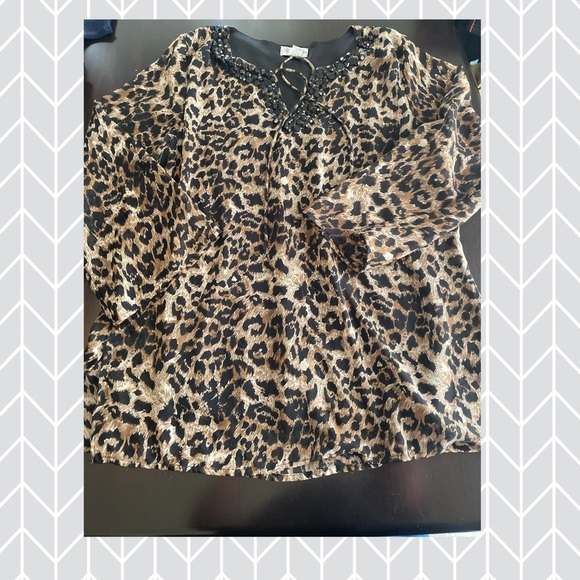 Cheetah Print Top - Picture 1 of 8